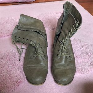 Combat boots